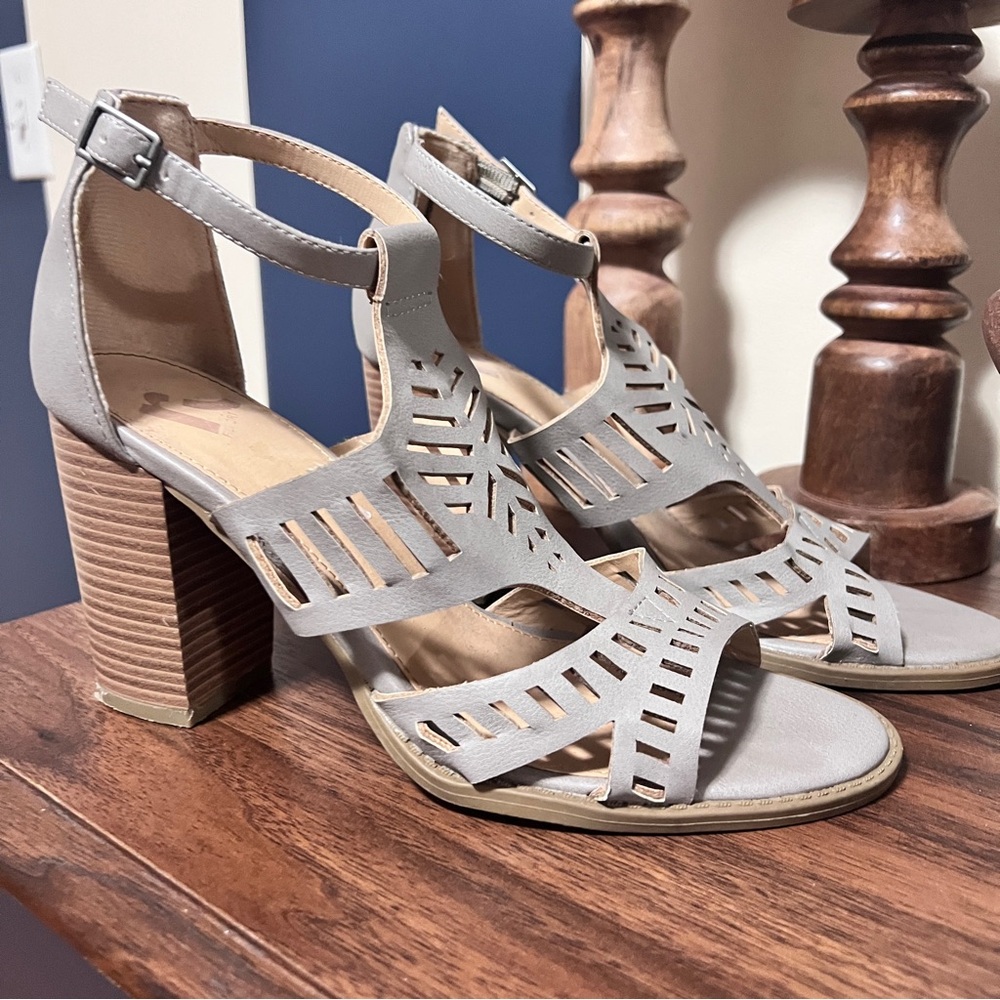 Gray Heels 4”